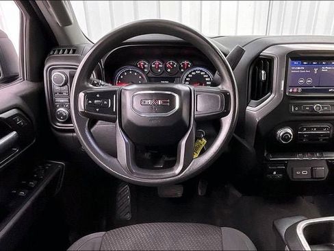 Used 2021 GMC Sierra 1500 4x4 Crew Cab w/ Sierra Value Package image 5