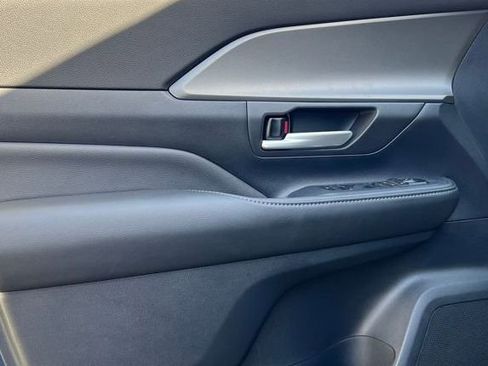 New 2026 Toyota Grand Highlander XLE image 38