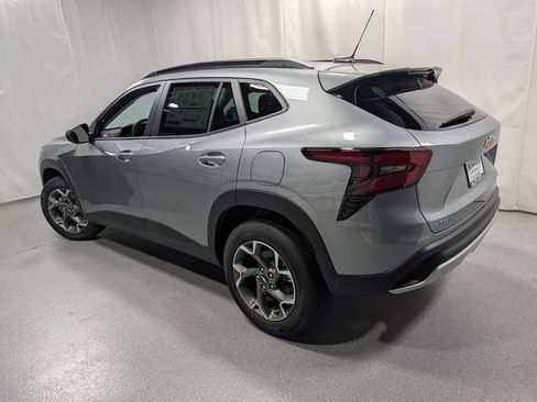 New 2026 Chevrolet Trax LT w/ Driver Confidence Package FWD image 6