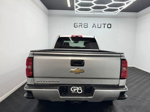 Used 2018 Chevrolet Silverado 1500 Custom w/ Custom Value Package image 6