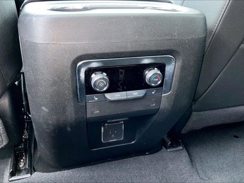 Used 2025 Chevrolet Tahoe LT w/ Comfort Package image 34