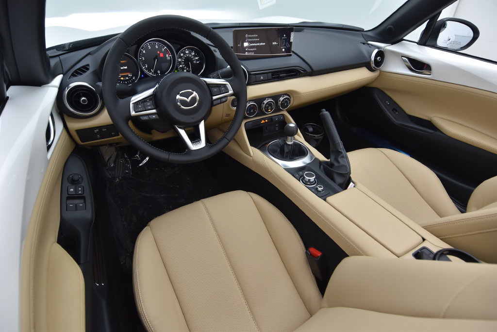 Used 2025 MAZDA MX-5 Miata Grand Touring w/ Appearance Package RWD image 28