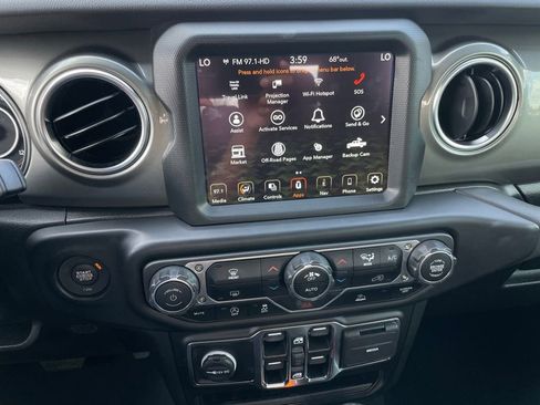 Used 2022 Jeep Gladiator Overland w/ LED Lighting Group image 18