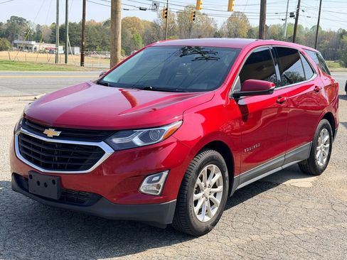 Used 2018 Chevrolet Equinox LT image 1