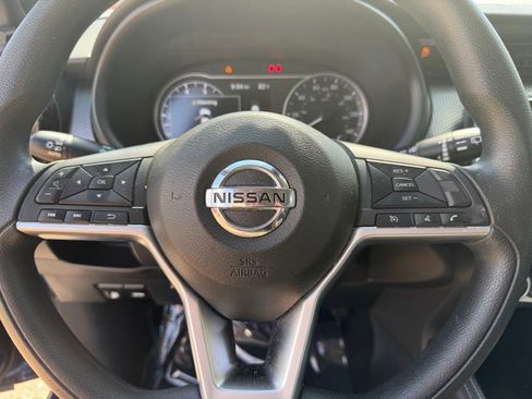 Used 2020 Nissan Kicks SV image 23