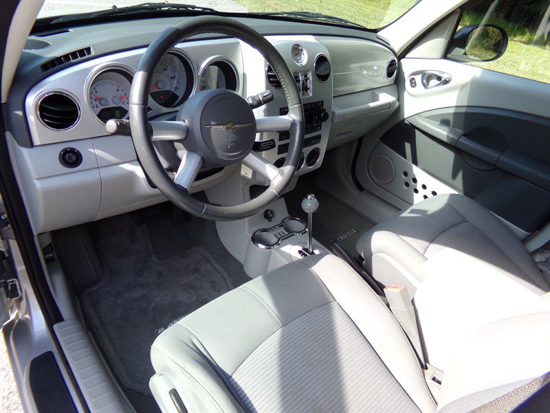 Used 2008 Chrysler PT Cruiser Touring FWD image 21