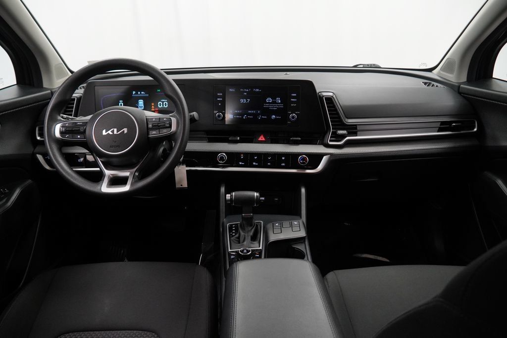 Used 2023 Kia Sportage LX AWD/4WD image 3