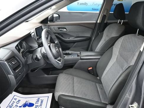 Used 2023 Nissan Rogue SV FWD image 11