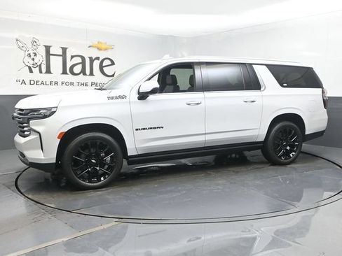 Used 2023 Chevrolet Suburban High Country AWD/4WD image 36