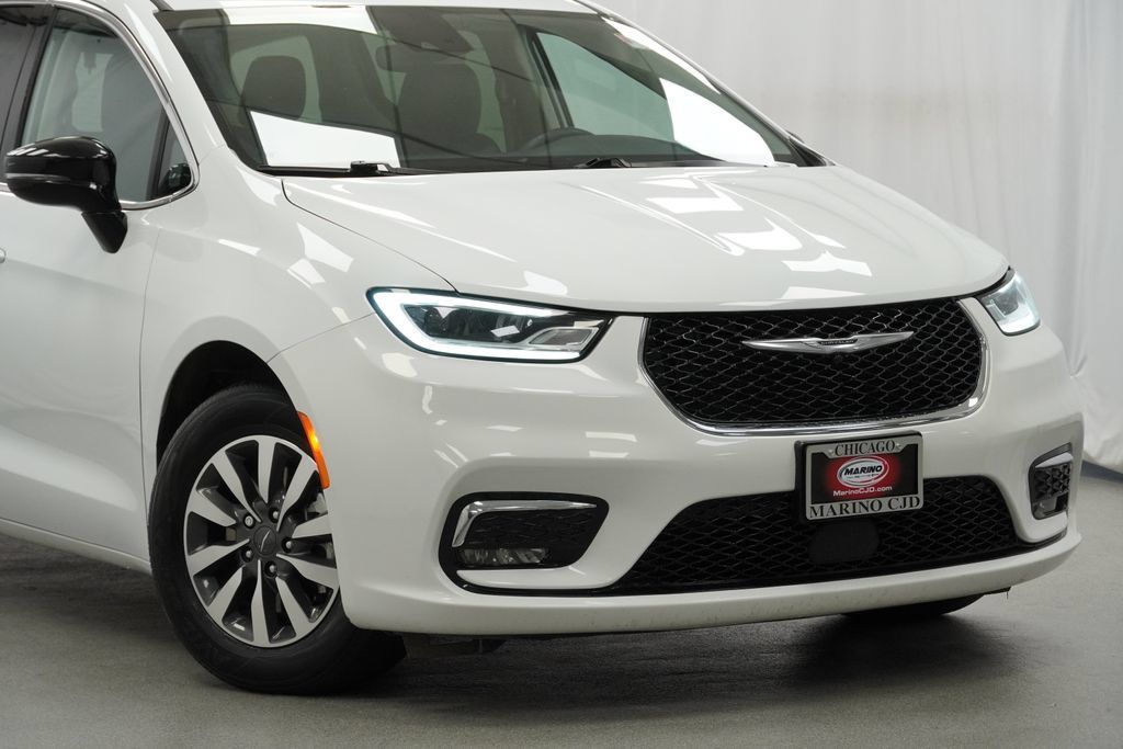 Used 2024 Chrysler Pacifica Limited FWD image 6