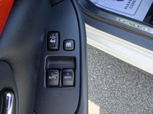 Used 2005 Lexus SC 430 Convertible RWD image 12