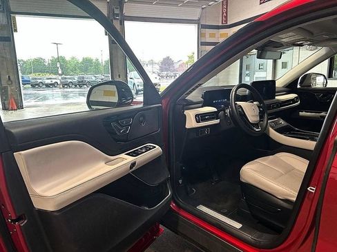 Used 2025 Lincoln Aviator AWD w/ Equipment Group 101A image 9