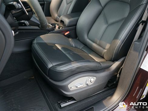 Used 2024 Porsche Macan GTS AWD/4WD image 18