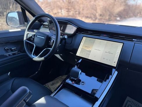 Used 2025 Land Rover Range Rover Sport SE image 28