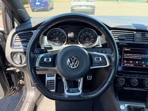 Used 2021 Volkswagen GTI SE FWD image 20