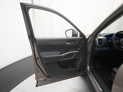 Certified 2024 Nissan Pathfinder Platinum w/ Cargo Package image 29