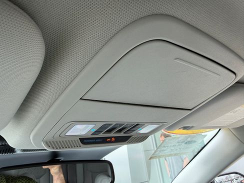 Certified 2025 Ford Explorer Platinum w/ LUX Leather Package image 27