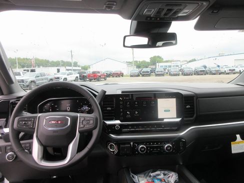 New 2026 GMC Sierra 3500 SLT w/ SLT Premium Package image 16