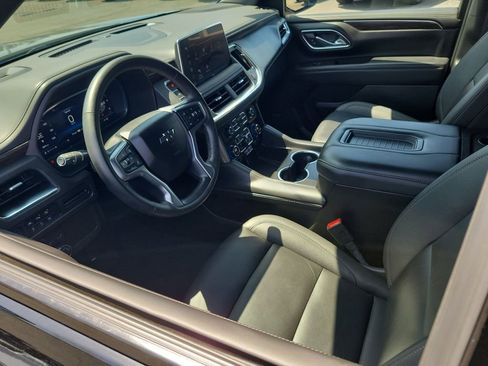 Used 2024 Chevrolet Tahoe Z71 w/ Luxury Package AWD/4WD image 10