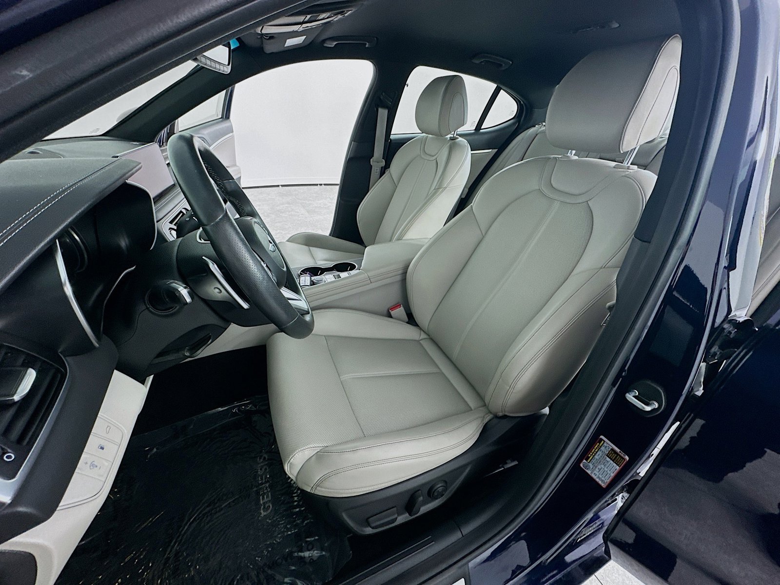 Used 2023 Genesis G70 2.0T RWD image 27