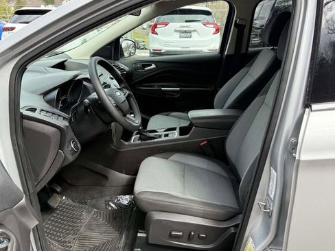 Used 2017 Ford Escape SE FWD image 10