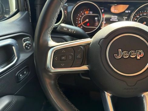 Used 2022 Jeep Wrangler Unlimited Sahara AWD/4WD image 29