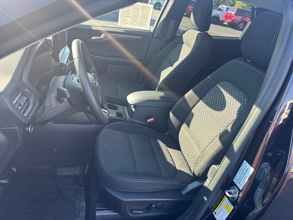 Used 2023 Ford Escape Active w/ Tech Pack #2 AWD/4WD image 11
