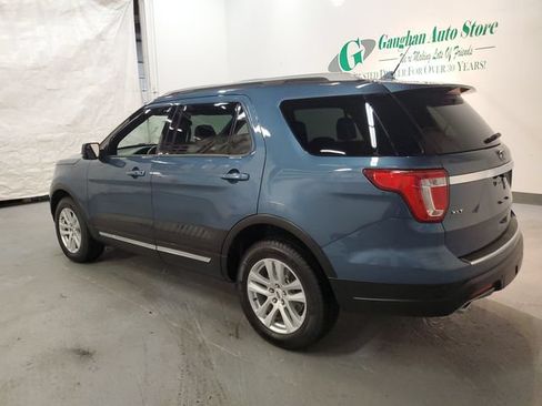 Used 2018 Ford Explorer XLT w/ Equipment Group 202A AWD/4WD image 4