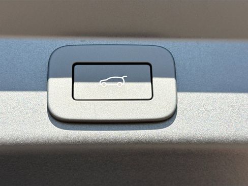 New 2026 Land Rover Range Rover Sport SE image 13