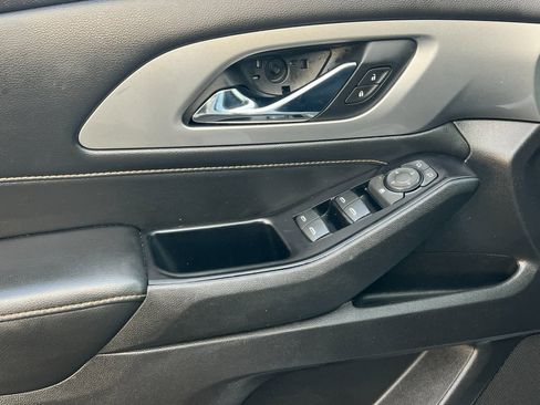 Used 2018 Chevrolet Traverse LS image 12