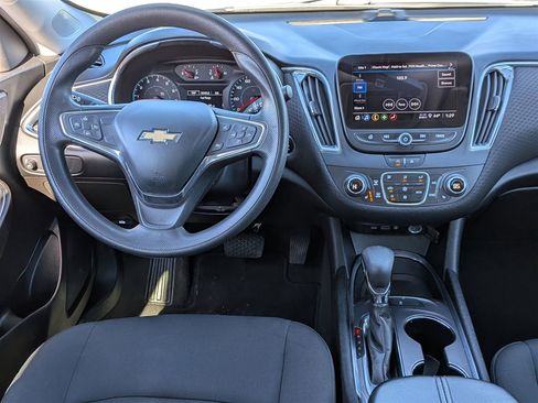 Used 2021 Chevrolet Malibu LT image 28