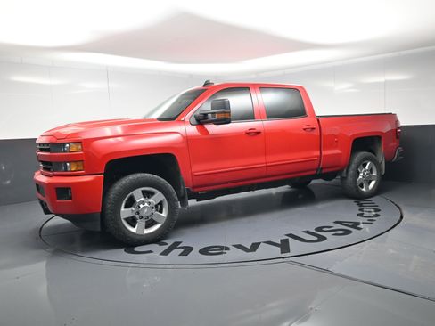 Used 2019 Chevrolet Silverado 2500 LT w/ LT Convenience Package image 6
