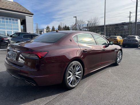 Used 2022 Maserati Quattroporte Modena Q4 image 5