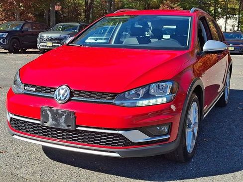 Certified 2019 Volkswagen Golf Alltrack S image 4
