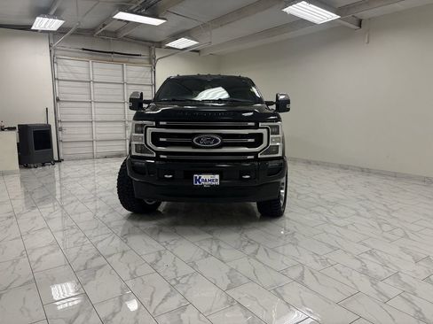 Used 2022 Ford F250 Platinum w/ FX4 Off-Road Package AWD/4WD image 32