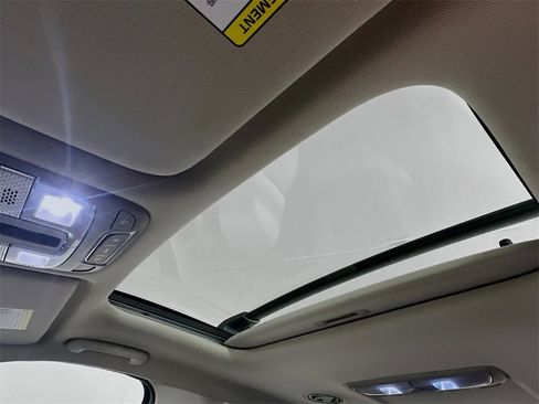 Used 2022 Kia Telluride S image 21