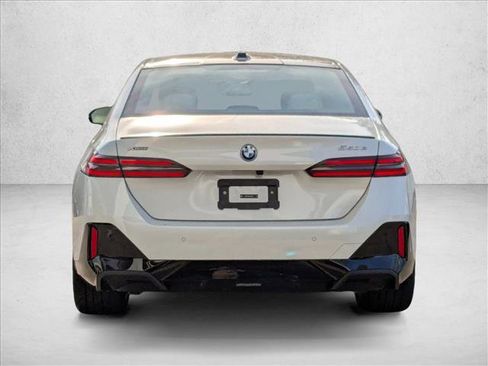 New 2026 BMW 550e xDrive w/ Premium Package image 8