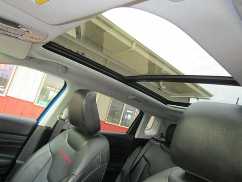 Used 2022 Jeep Compass Trailhawk w/ Sun and Sound Group AWD/4WD image 22