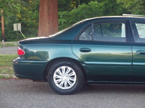 Used 2002 Buick Century Custom w/ Special Edition Pkg FWD image 26