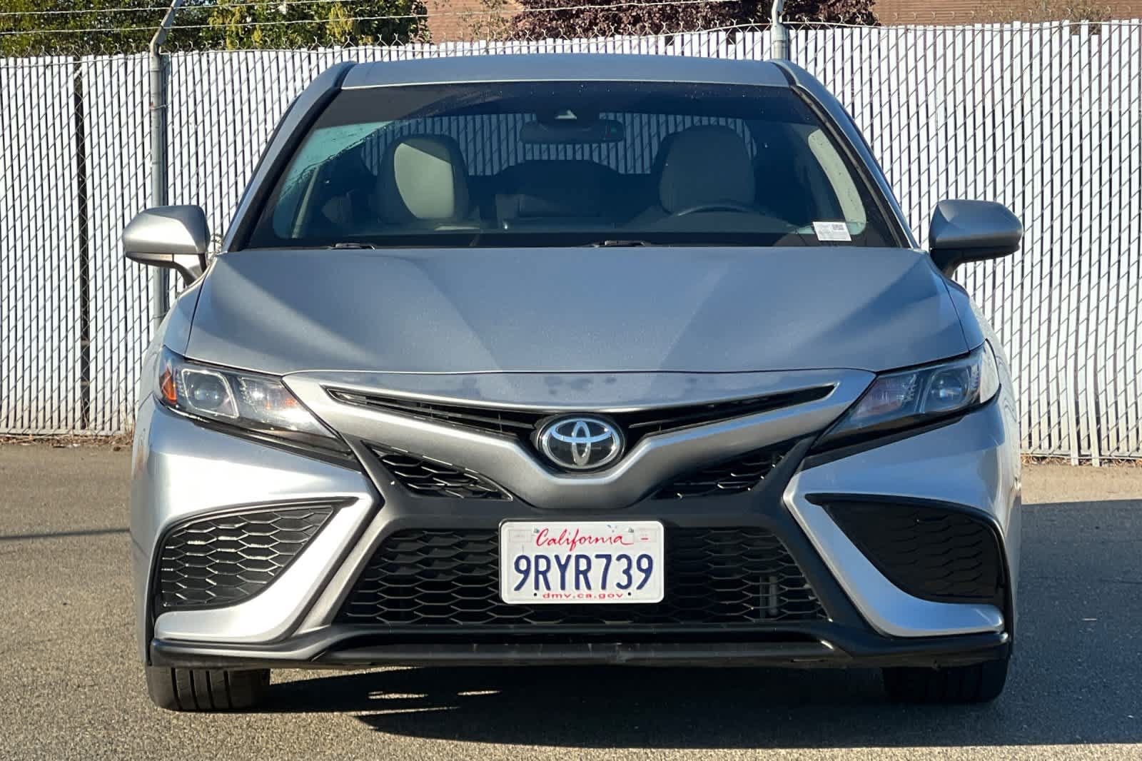 Used 2021 Toyota Camry SE FWD image 8