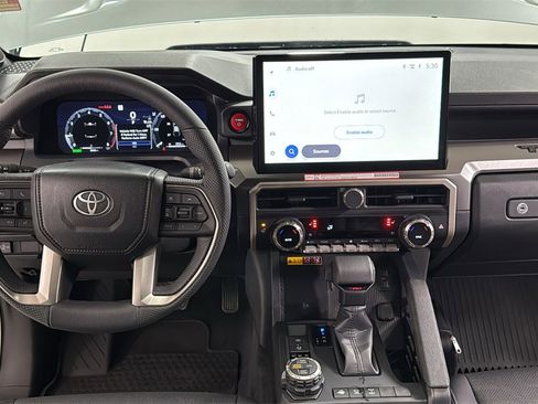 Certified 2025 Toyota Tacoma TRD Off-Road image 9