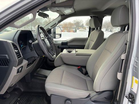 Used 2022 Ford F350 XL w/ Power Equipment Group image 9