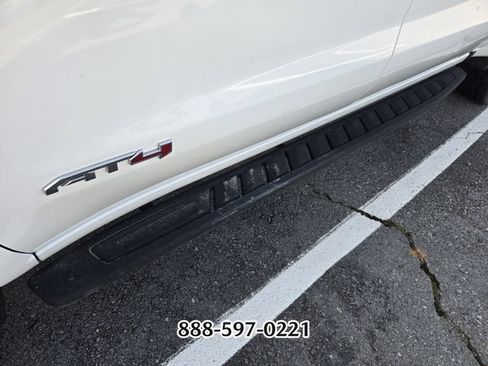 Used 2022 GMC Sierra 1500 AT4 w/ AT4 Preferred Package AWD/4WD image 2
