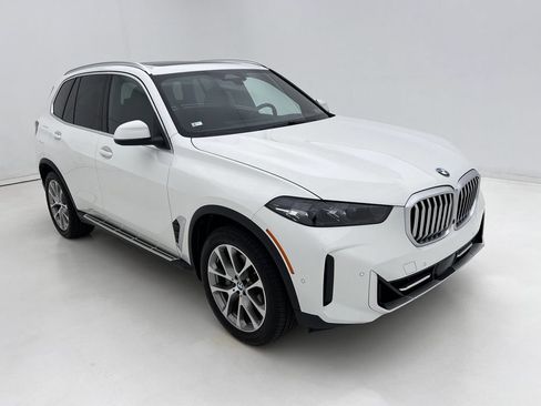 Used 2024 BMW X5 xDrive40i AWD/4WD image 2