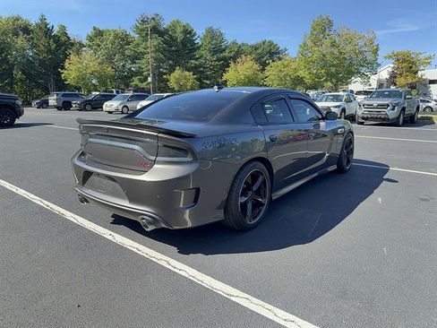 Used 2016 Dodge Charger R/T Scat Pack w/ Technology Group RWD image 5