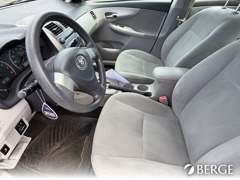 Used 2011 Toyota Corolla LE image 17