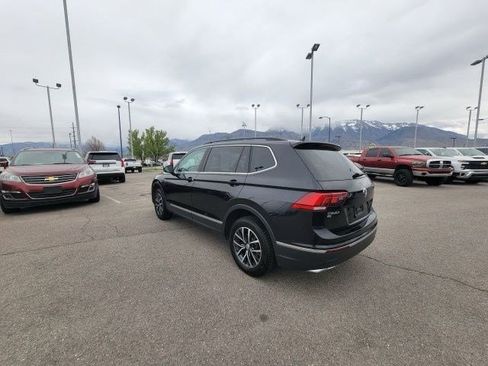 Used 2020 Volkswagen Tiguan SE w/ Panoramic Sunroof Package image 11