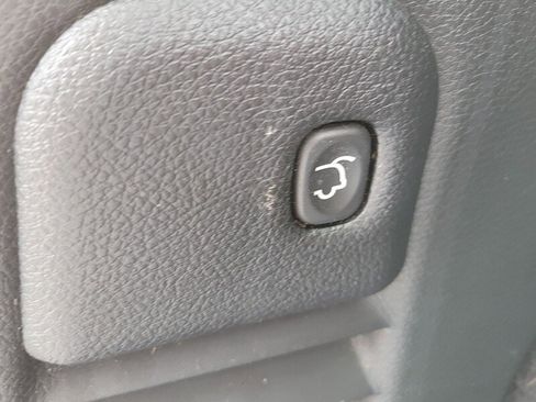 Used 2017 Jeep Grand Cherokee Limited w/ Luxury Group II image 12