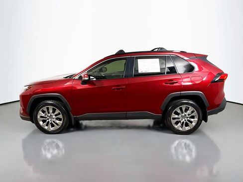 Certified 2022 Toyota RAV4 XLE Premium FWD image 4