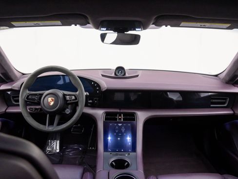 Certified 2023 Porsche Taycan GTS image 11